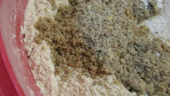 ШАГ 4. печенье-крекер с медом и грецкими орехами