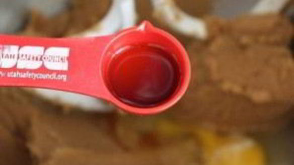 ШАГ 2. печенье с шоколадом и соломкой