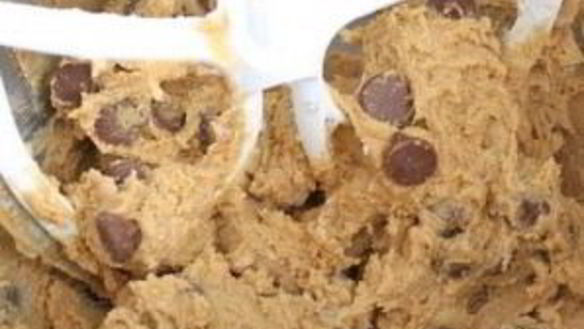 ШАГ 4. печенье с шоколадом и соломкой