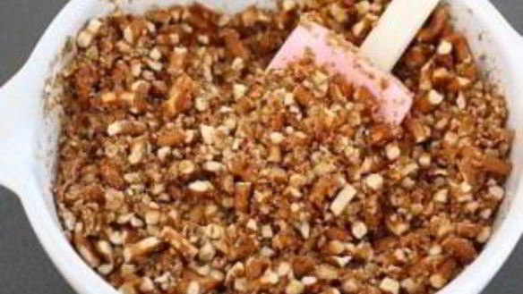 ШАГ 5. печенье с шоколадом и соломкой