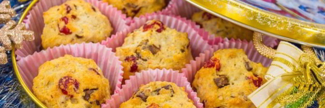 Печенье творожное с вишней, миндалем и шоколадом