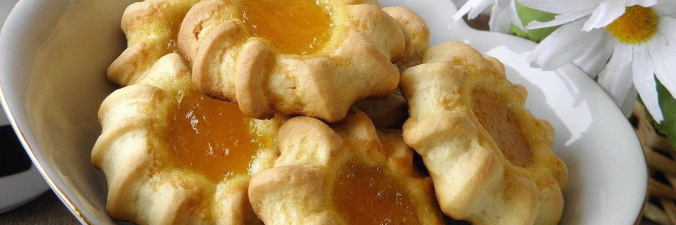 Песочное печенье с вареньем