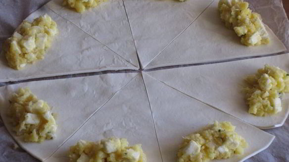 ШАГ 5. рогалики с картофелем и моцареллой