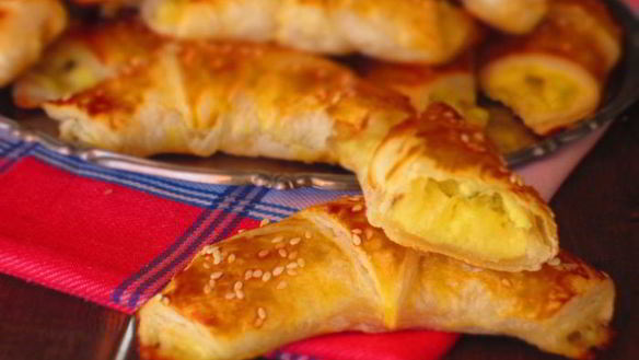 ШАГ 8. рогалики с картофелем и моцареллой