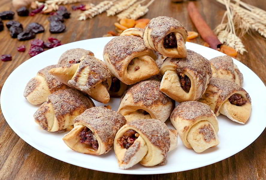 Рогалики с сухофруктами