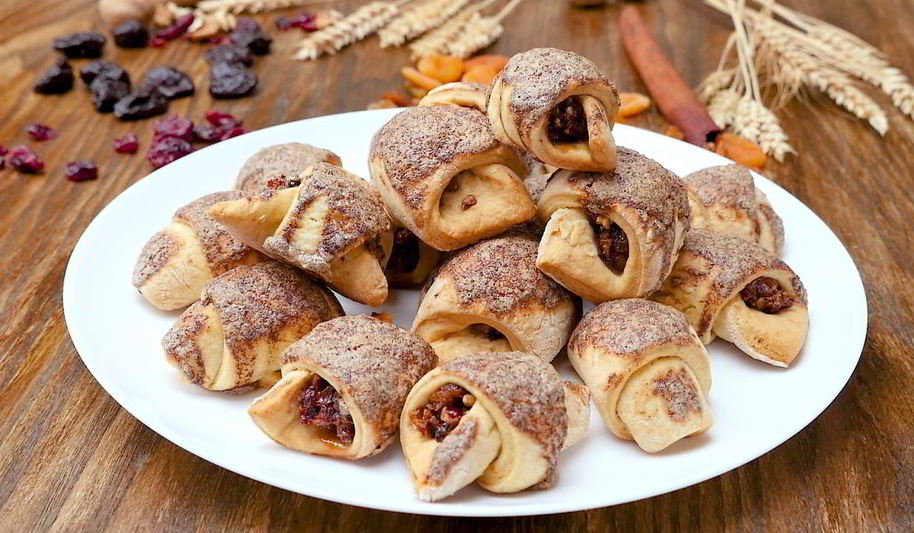 Рецепт рогалики с сухофруктами