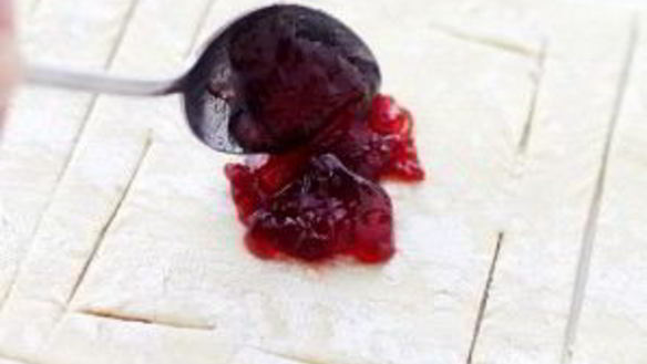 ШАГ 3. рождественское печенье из слоеного теста