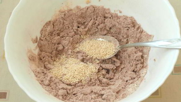 ШАГ 3. шоколадное печенье с кунжутом