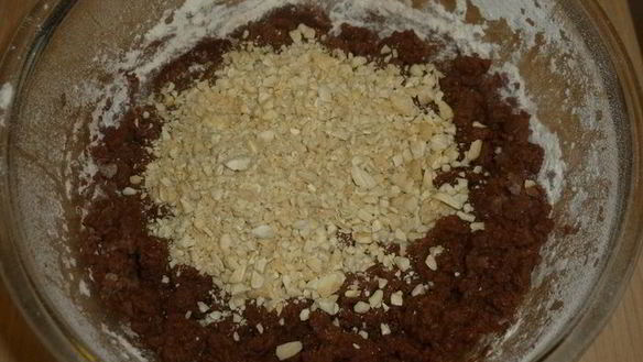 ШАГ 5. шоколадное печенье с орехами