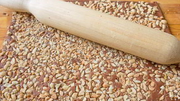 ШАГ 12. шоколадное песочное печенье с арахисом