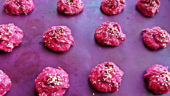 ШАГ 14. свекольно-кунжутное печенье