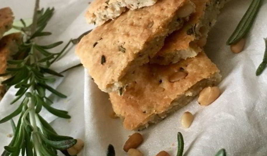 Рецепт сырное печенье с кедровыми орешками и травами