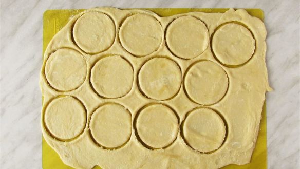 ШАГ 8. творожное печенье розочки