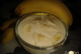 Ванильный пудинг с бананом и печеньем