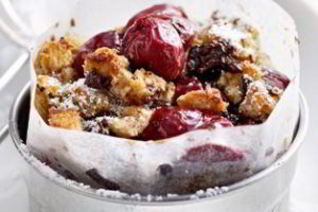 Вишнево-шоколадное печенье с ванильным кремом