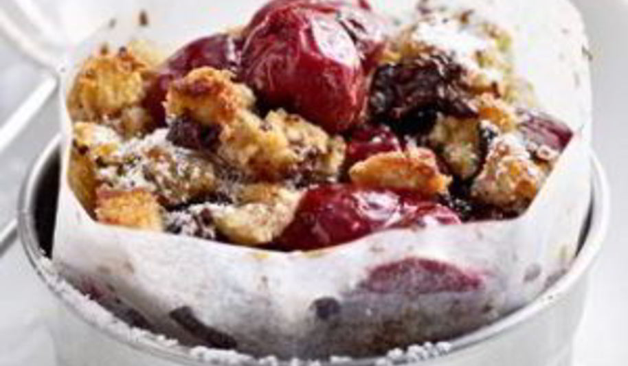 Рецепт вишнево-шоколадное печенье с ванильным кремом