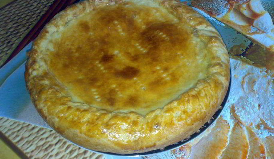 Рецепт французский пирог с луком и плавленным сырком