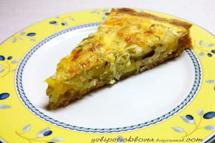 Киш с фенхелем, цукини и луком