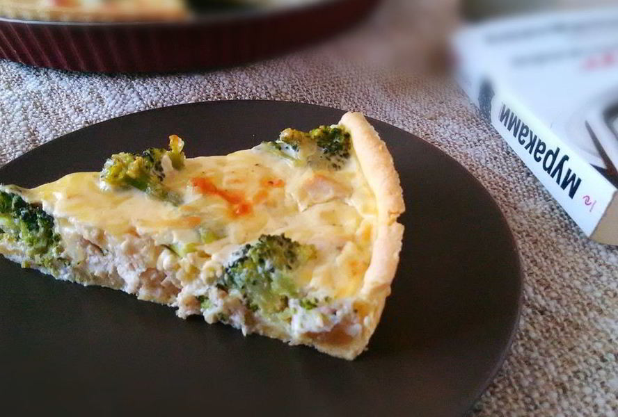 Киш с курицей и брокколи