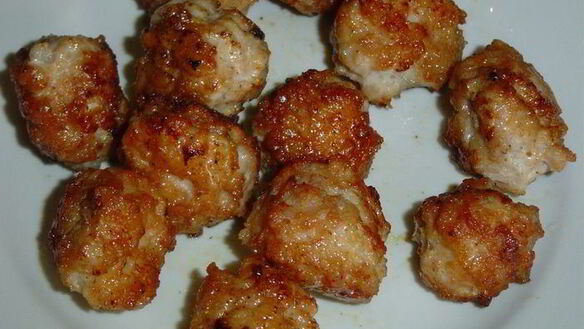 ШАГ 3. киш с помидорами черри и мясными шариками