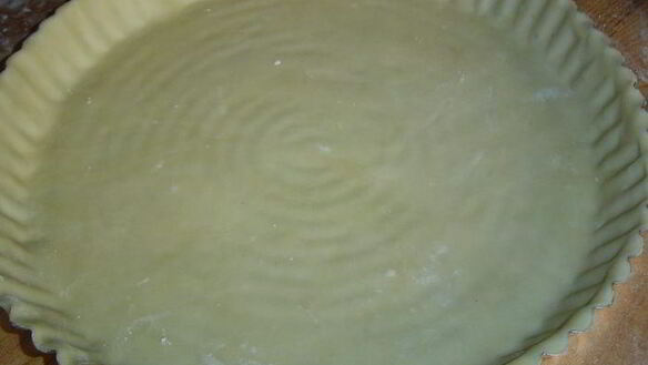 ШАГ 4. киш с помидорами черри и мясными шариками