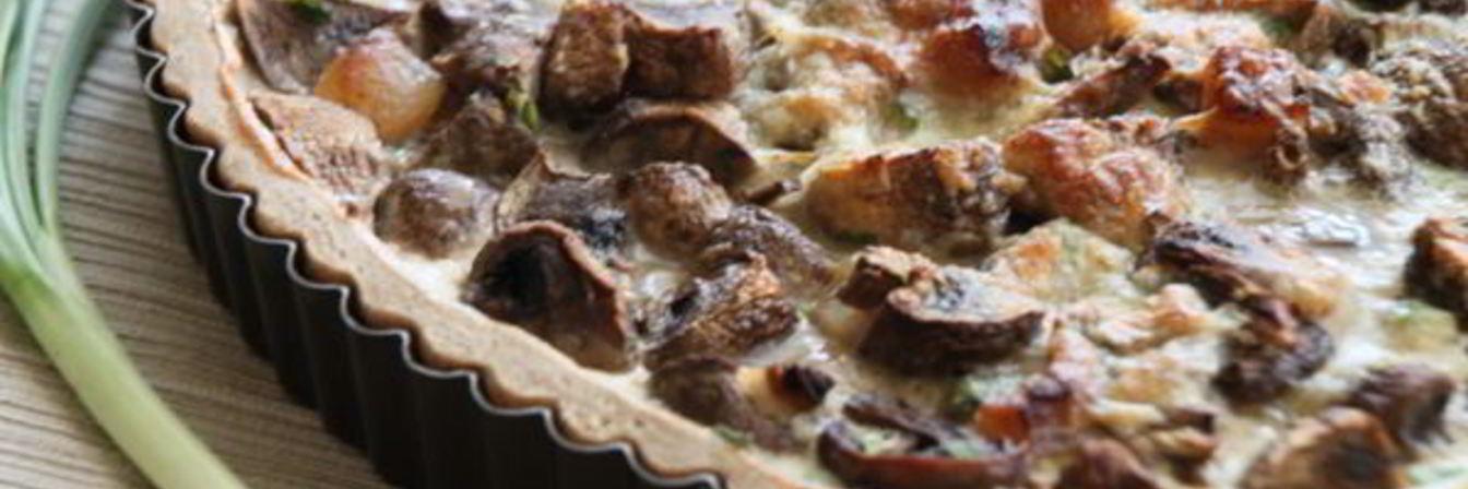 Киш с шампиньонами и салом
