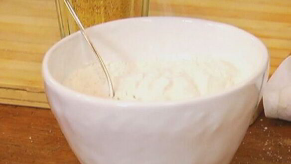 ШАГ 4. кукурузный пирог со сливками и голубикой