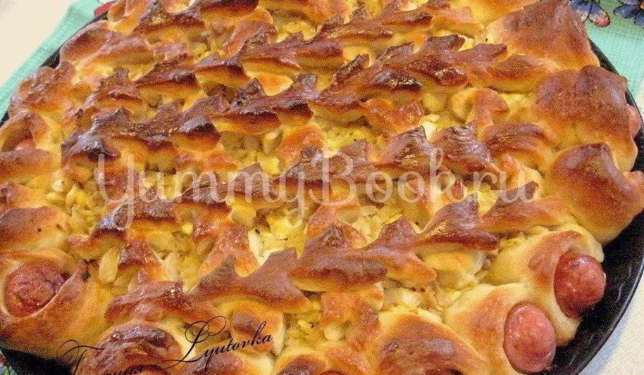 Рецепт открытый пирог с капустой и сосисками