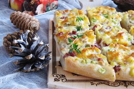 Открытый пирог с мясом, картофелем и цукини