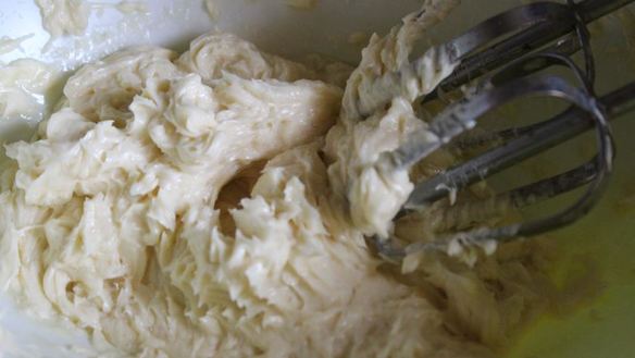 ШАГ 3. песочный пирог с творогом и хурмой