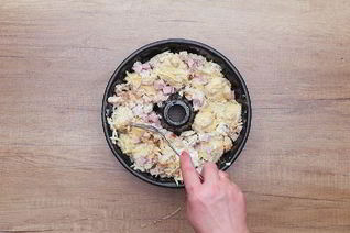 Пирог из дрожжевого слоеного теста