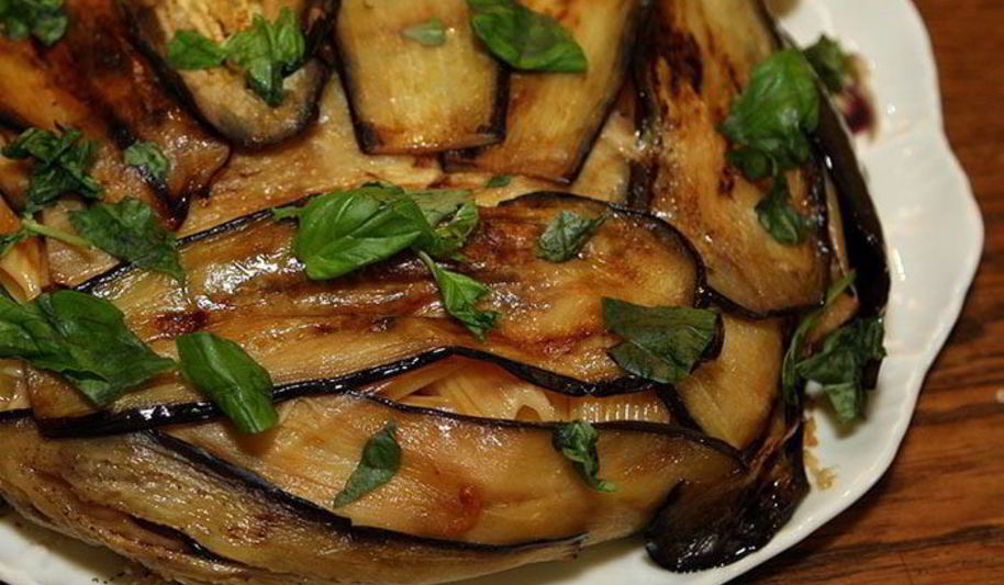 Рецепт пирог из пенне с баклажанами