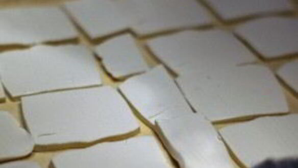 ШАГ 3. пирог из слоеного теста с сыром и баклажаном