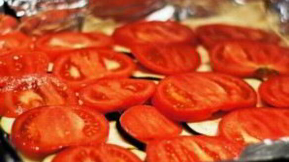 ШАГ 6. пирог из слоеного теста с сыром и баклажаном