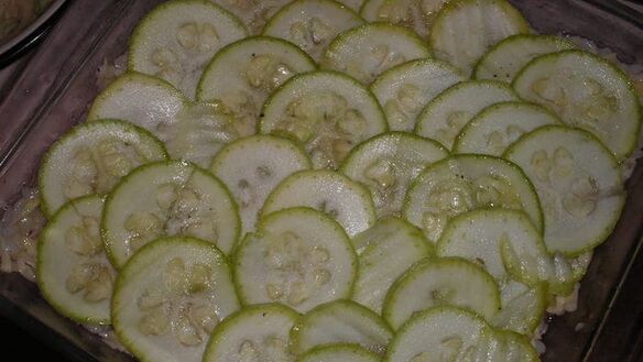 ШАГ 6. пирог с кабачками и фетой на основе из риса