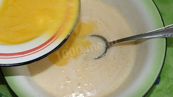 ШАГ 4. пирог с киви и клубникой