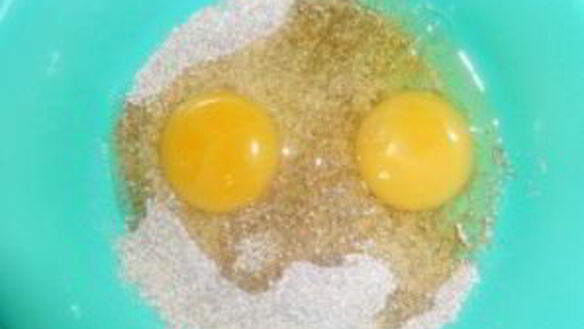 ШАГ 2. пирог с консервой на кефире