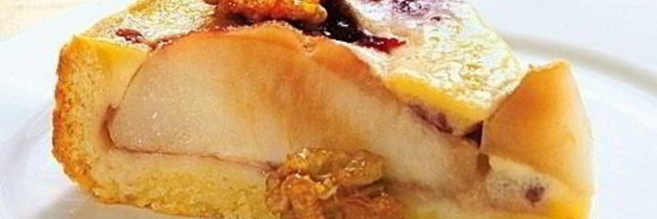 Пирог с творогом и грушей