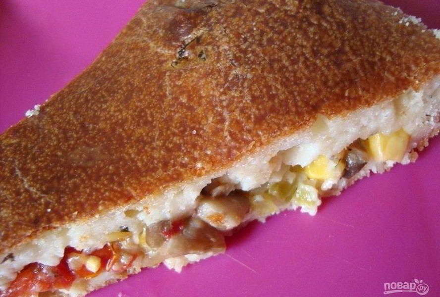 Пирог с вешенками и кукурузой