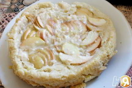 Пирог с яблоками и фруктовым пюре