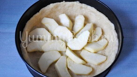 ШАГ 8. пирог с яблоками, карамелью и шоколадом