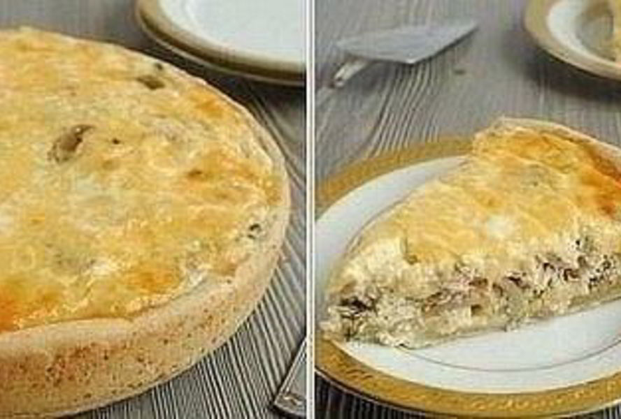 Пирог-сметанник с курицей и грибами