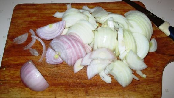 ШАГ 4. пирог со свежемороженой мойвой и луком на дрожжах