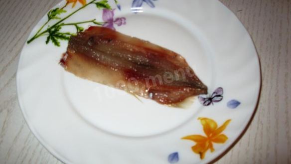 ШАГ 5. пирог со свежемороженой мойвой и луком на дрожжах