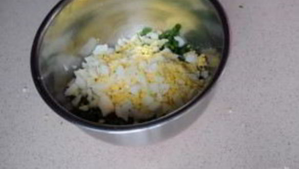 ШАГ 3. пышный заливной пирог с яйцом и луком