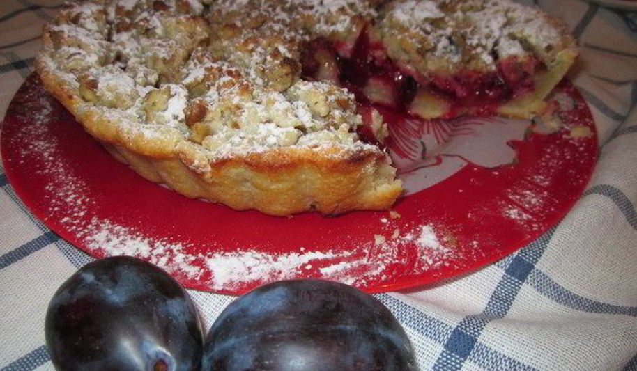 Рецепт сливовый пирог под хрустящей корочкой