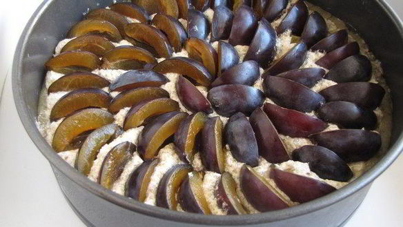 ШАГ 7. сливовый пирог с миндалем