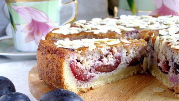 ШАГ 9. сливовый пирог с миндалем