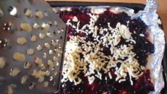 ШАГ 7. тертый пирог со смородиной