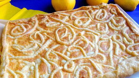 ШАГ 8. творожно-белковый пирог с айвой